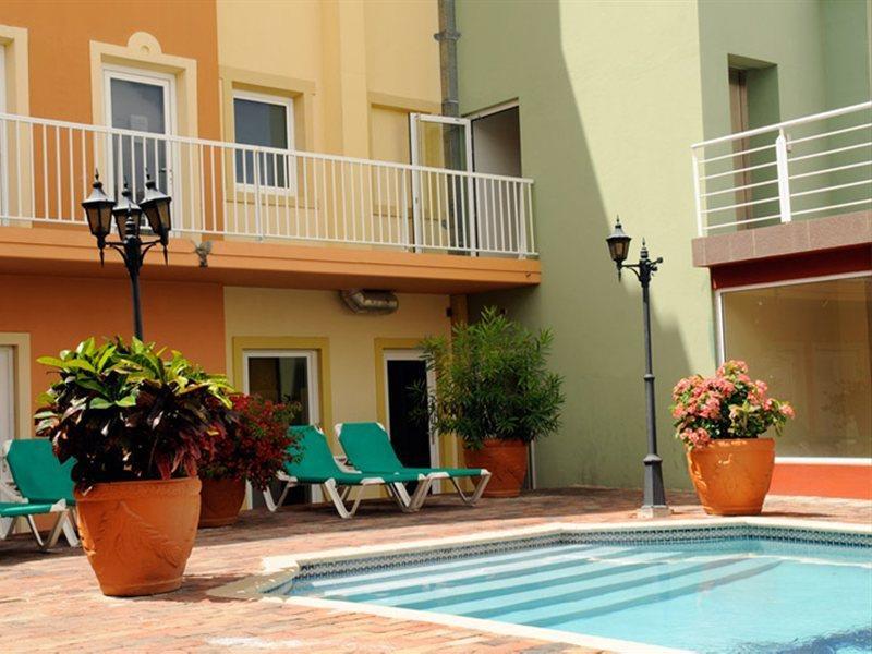 E M City Hotel Willemstad Ngoại thất bức ảnh